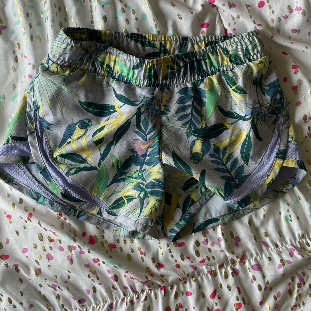 5/$25 Old Navy Active Go-Dry Floral Shorts size XS (5)